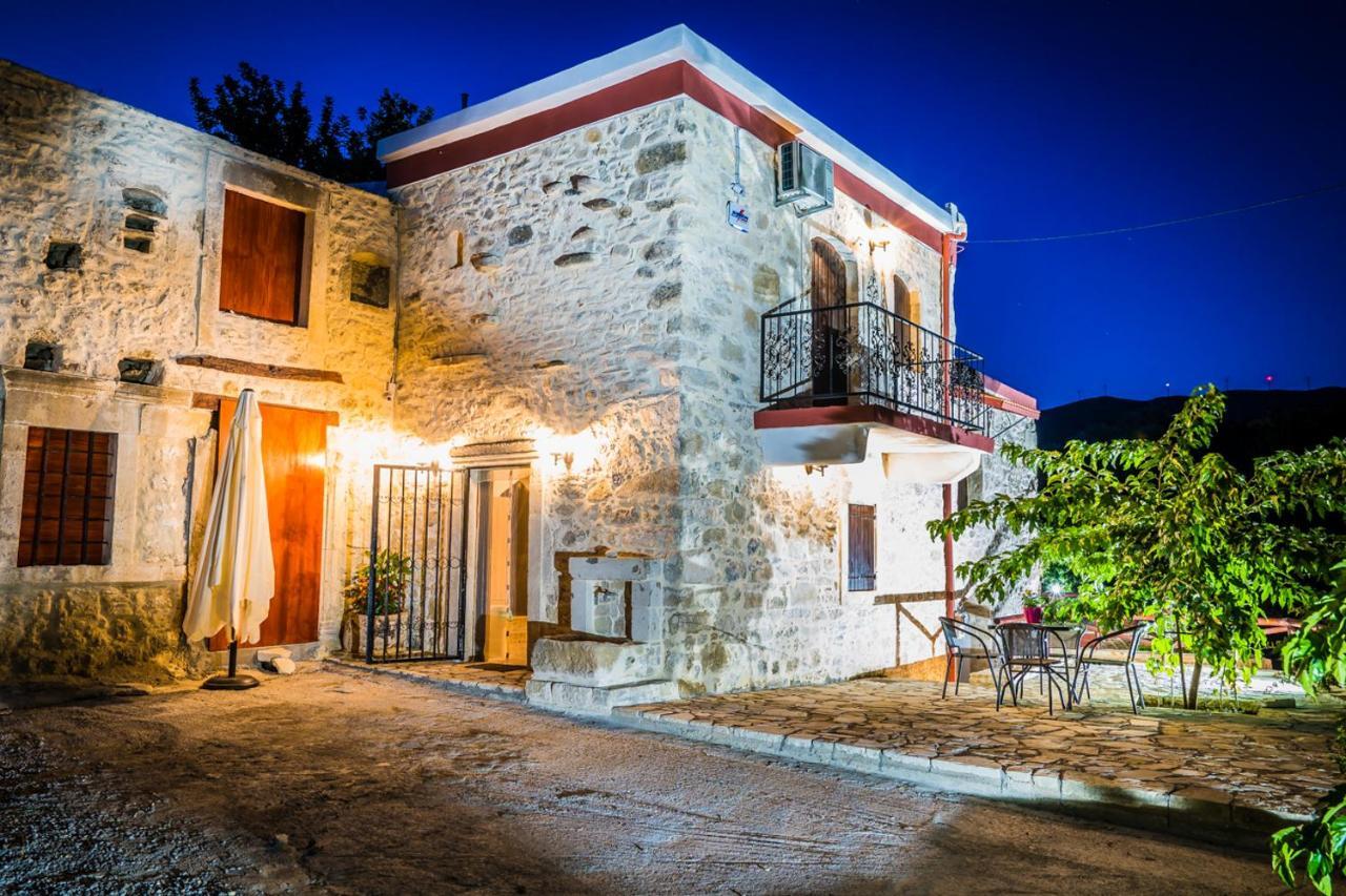 Villa Tzaniana Apomarma Buitenkant foto