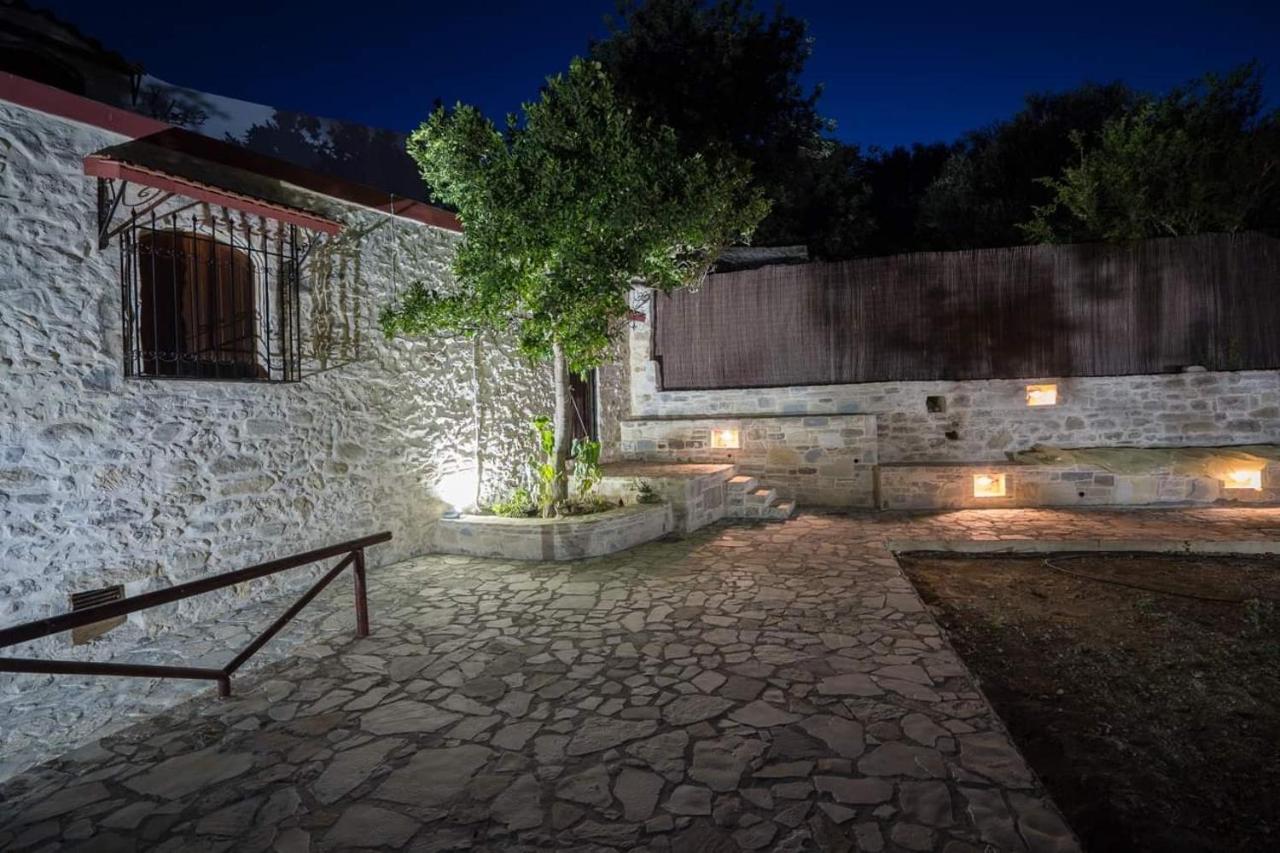 Villa Tzaniana Apomarma Buitenkant foto