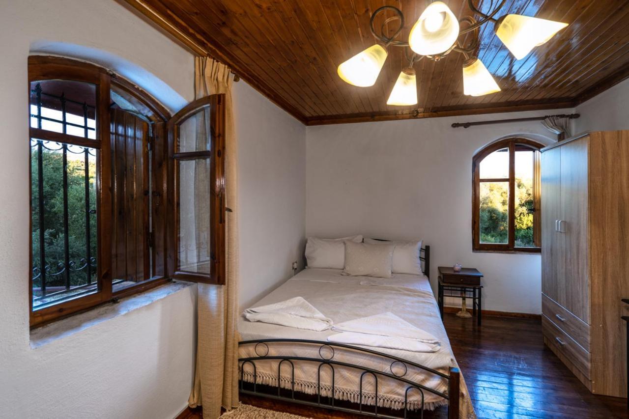Villa Tzaniana Apomarma Buitenkant foto